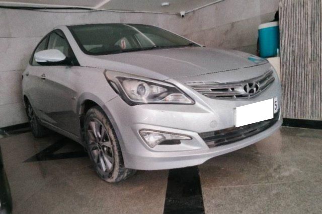 Hyundai Verna 1.6 SX VTVT AT Second-hand 2015 Hyundai Verna 1.6 SX VTVT AT for sale in New Delhi