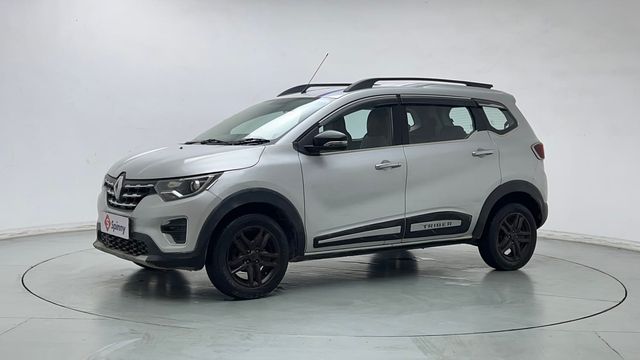 Second-hand 2022 Renault Triber RXZ EASY-R AMT for sale in Ghaziabad