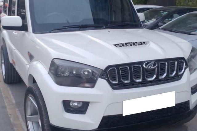 Second-hand 2016 Mahindra Scorpio S6 Plus 7 Seater for sale in New Delhi