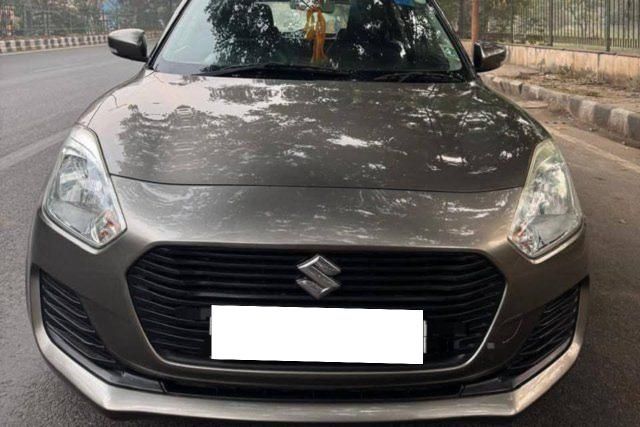 Second-hand 2021 Maruti Suzuki Swift VXI AMT BSVI for sale in New Delhi