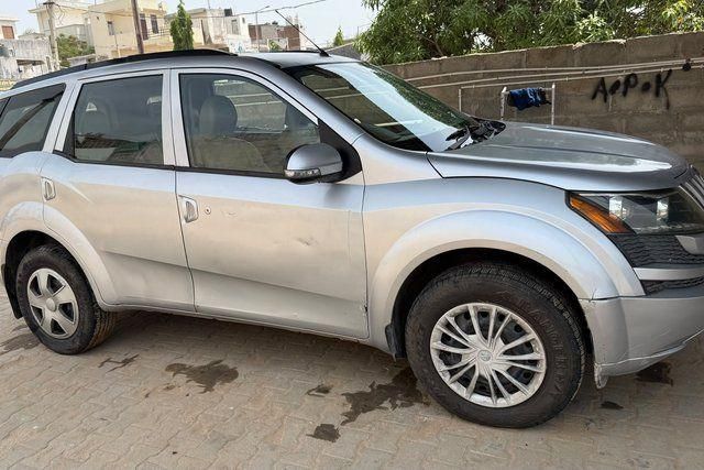 Second-hand 2014 Mahindra XUV500 Sportz for sale in Jaipur
