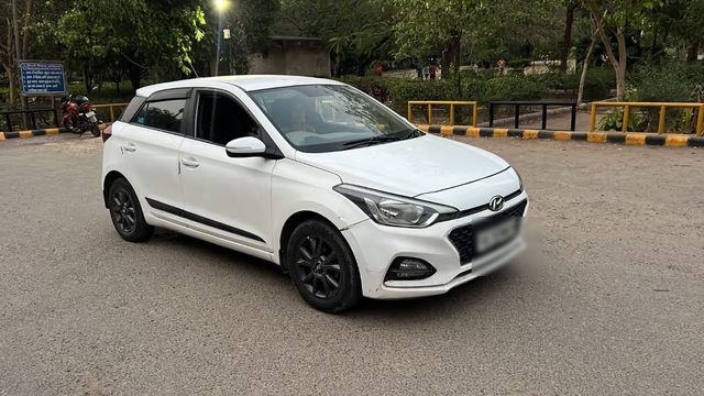 Second-hand 2020 Hyundai i20 Sportz Plus for sale in New Delhi