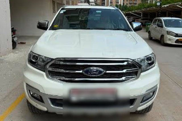 Second-hand 2019 Ford Endeavour 2.2 Titanium AT 4X2 for sale in Lucknow