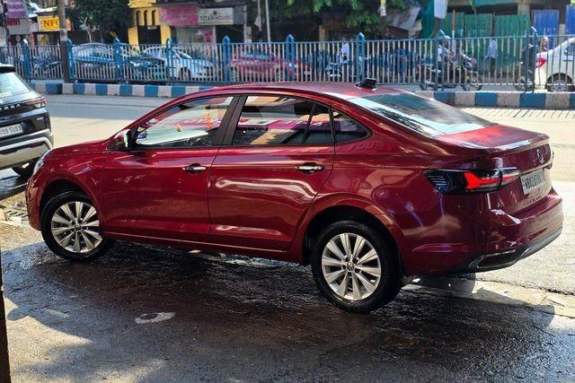 Volkswagen Virtus Highline Second-hand 2023 Volkswagen Virtus Highline for sale in Kolkata