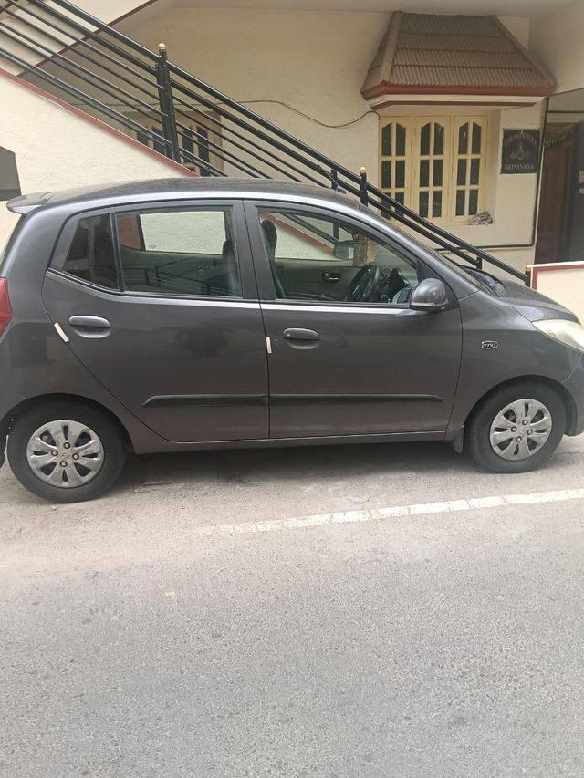 Hyundai i10 Magna 1.1L Second-hand 2011 Hyundai i10 Magna 1.1L for sale in Bangalore