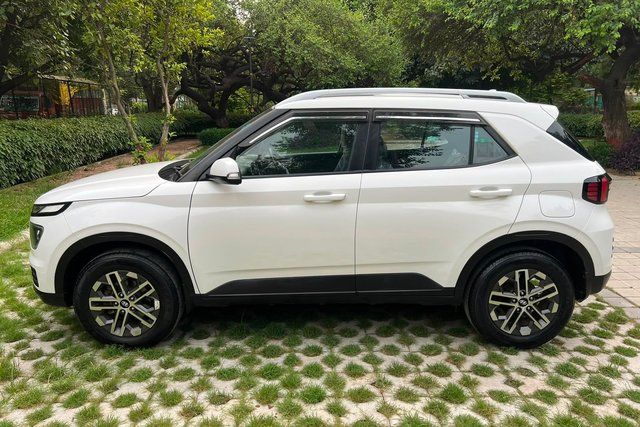 Hyundai Venue SX Second-hand 2023 Hyundai Venue SX for sale in New Delhi