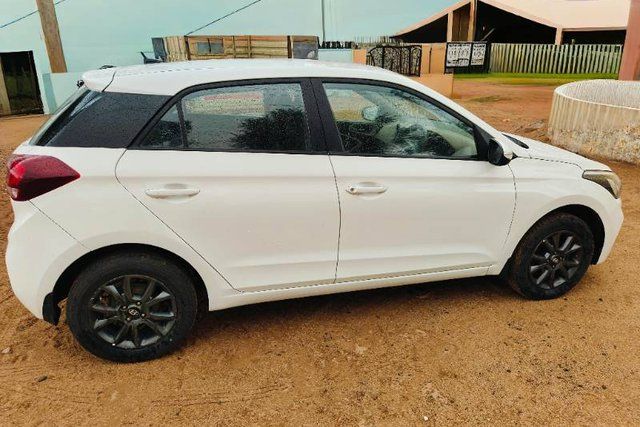 Second-hand 2018 Hyundai i20 1.4 Asta for sale in Bhuj