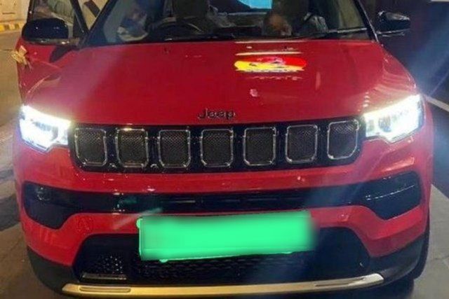 Jeep Compass 2.0 Limited 4X4 Opt Diesel AT BSVI Second-hand 2022 Jeep Compass 2.0 Limited 4X4 Opt Diesel AT BSVI for sale in Mumbai