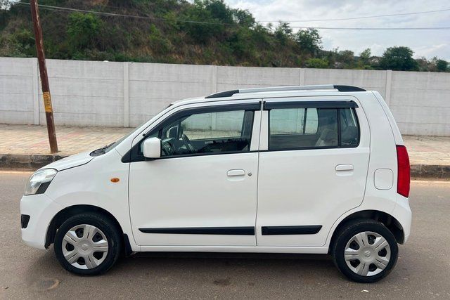 Second-hand 2016 Maruti Suzuki Wagon R AMT VXI for sale in Bangalore