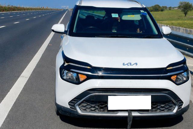 Second-hand 2023 Kia Carens Premium for sale in New Delhi