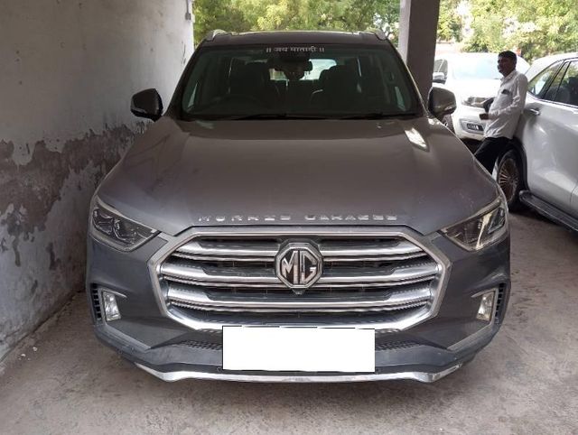 MG Gloster Savvy 6-Str Second-hand 2021 MG Gloster Savvy 6-Str for sale in Ahmedabad