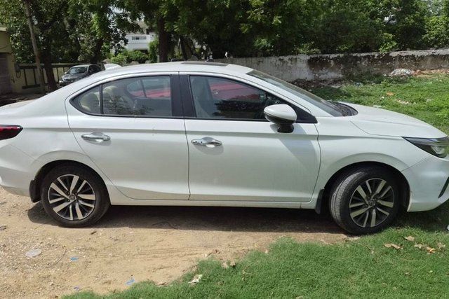 Second-hand 2022 Honda City ZX MT for sale in New Delhi