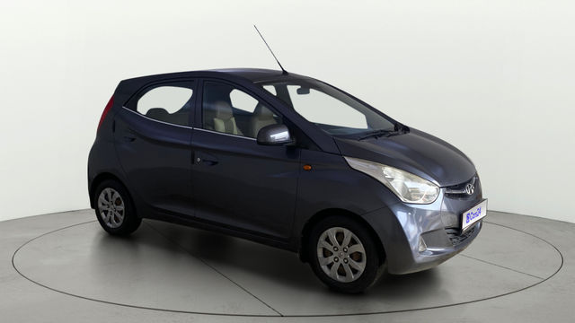 Second-hand 2017 Hyundai EON Sportz for sale in Mumbai