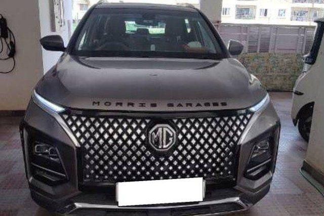 Second-hand 2023 MG Hector Plus 1.5 Turbo Savvy Pro CVT 7 Str BSVI for sale in Bangalore