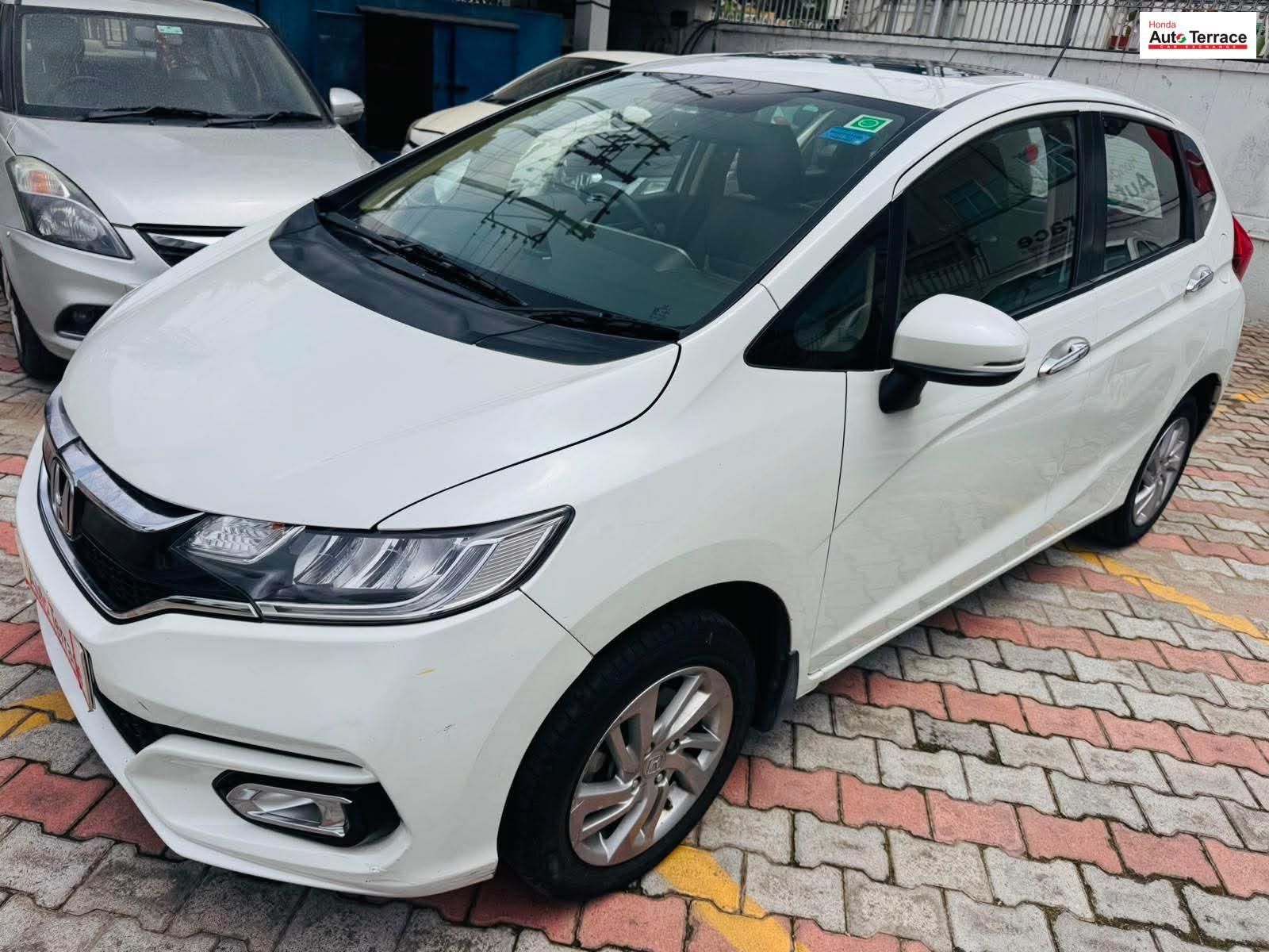 Buy Used Honda Jazz ZX of 2022 model @ 6,40,000 INR in Dehradun