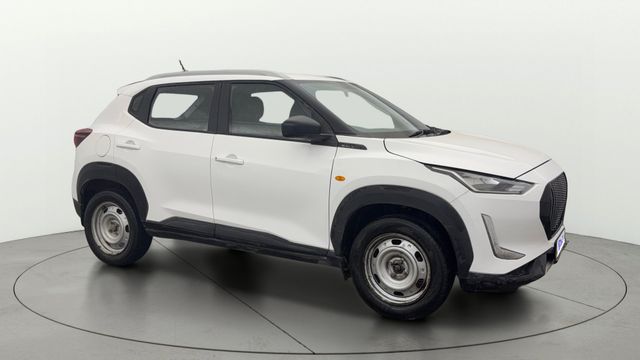 Second-hand 2023 Nissan Magnite XE for sale in New Delhi