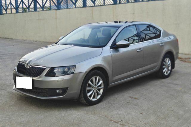 Second-hand 2014 Skoda Octavia Elegance 1.8 TSI AT for sale in Navi Mumbai