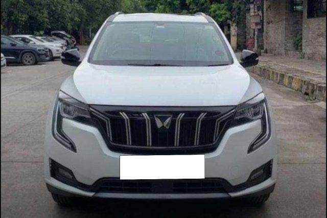 Mahindra XUV700 AX5 5Str Second-hand 2024 Mahindra XUV700 AX5 5Str for sale in New Delhi