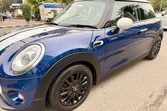 Second-hand 2018 Mini 3 DOOR Cooper D for sale in New Delhi