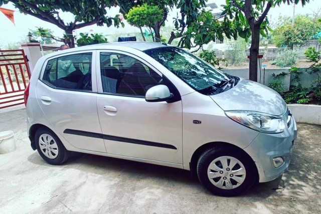 Hyundai i10 Magna Second-hand 2011 Hyundai i10 Magna for sale in Bhandara