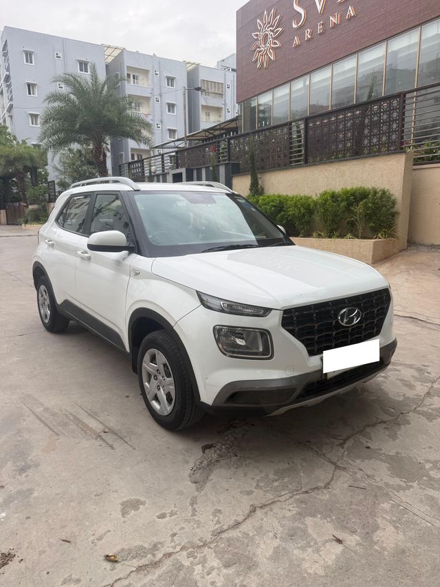 Hyundai Venue S BSIV Second-hand 2019 Hyundai Venue S BSIV for sale in Hyderabad