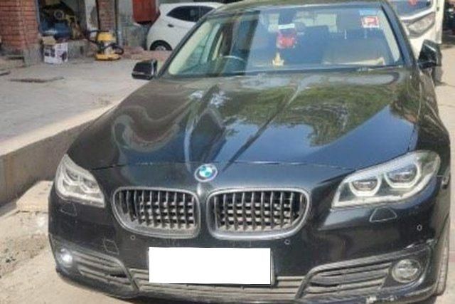 Second-hand 2016 BMW 5 Series 520i Luxury Line for sale in New Delhi