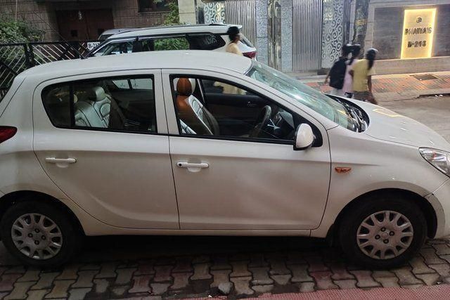 Hyundai i20 1.2 Magna Second-hand 2012 Hyundai i20 1.2 Magna for sale in New Delhi