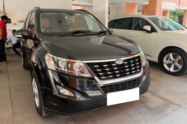 Mahindra XUV500 W7 AT BSIV Second-hand 2018 Mahindra XUV500 W7 AT BSIV for sale in New Delhi