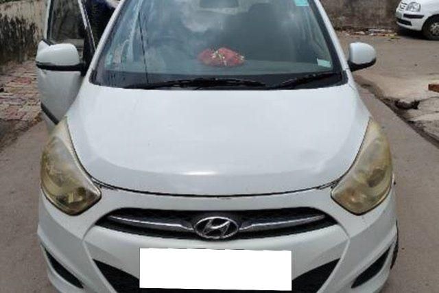 Hyundai i10 Magna Second-hand 2012 Hyundai i10 Magna for sale in Bharuch