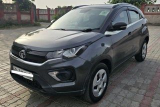 224 Used Tata Nexon in Delhi