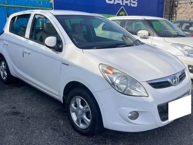 Second-hand 2011 Hyundai i20 1.4 Asta AT with AVN for sale in Pune