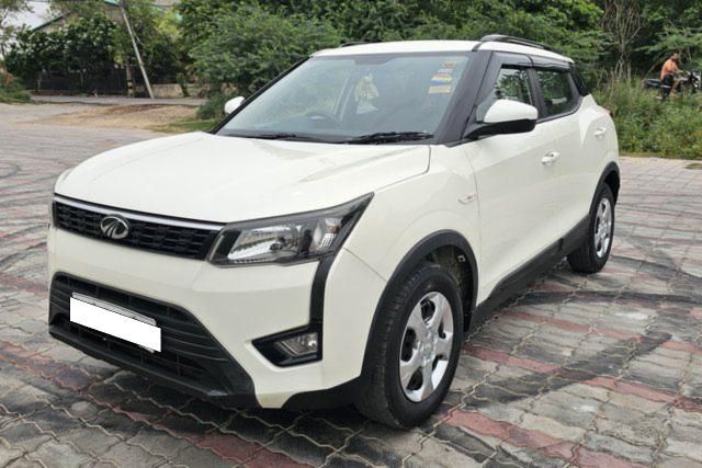 Mahindra XUV300 W6 Diesel BSIV Second-hand 2019 Mahindra XUV300 W6 Diesel BSIV for sale in New Delhi
