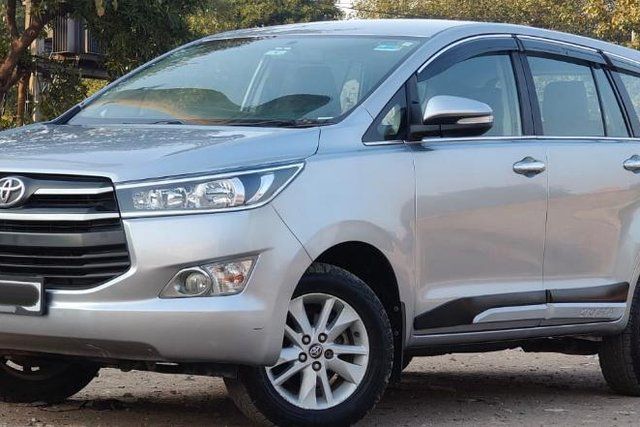 Toyota Innova Crysta 2.4 GX MT BSIV Second-hand 2017 Toyota Innova Crysta 2.4 GX MT BSIV for sale in New Delhi