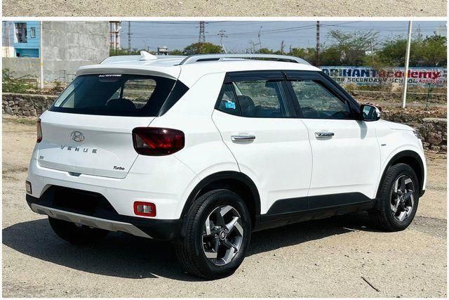 Second-hand 2022 Hyundai Venue SX Plus Sport DCT for sale in Kota