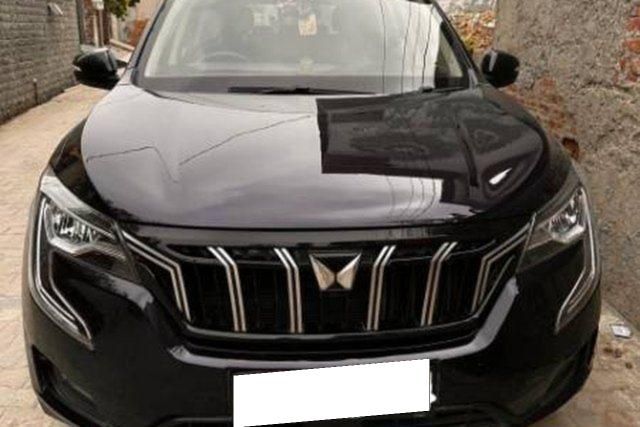 Second-hand 2025 Mahindra XUV700 AX5 7 Str Diesel AT for sale in Faridabad