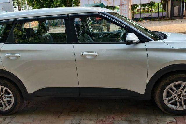 Kia Carens Premium Diesel Second-hand 2024 Kia Carens Premium Diesel for sale in Bharatpur