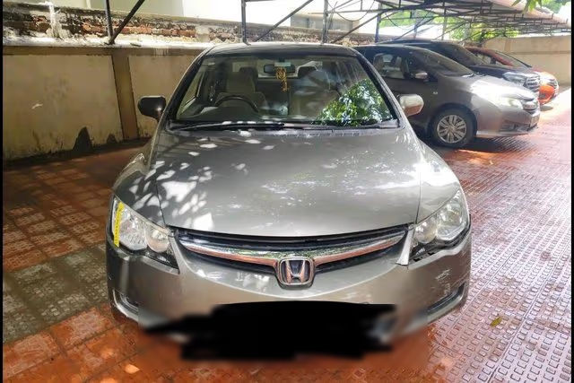 Honda Civic 1.8 (E) MT Second-hand 2006 Honda Civic 1.8 (E) MT for sale in Surat