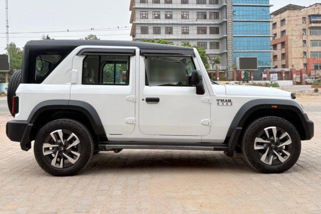 Mahindra Thar ROXX AX7L RWD AT Second-hand 2025 Mahindra Thar ROXX AX7L RWD AT for sale in New Delhi