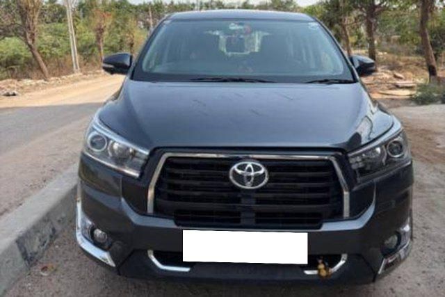 Second-hand 2017 Toyota Innova Crysta 2.4 G MT BSIV for sale in Hyderabad