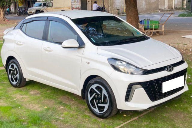 Hyundai Aura S CNG Second-hand 2023 Hyundai Aura S CNG for sale in Ahmedabad