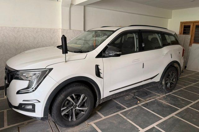 Mahindra XUV700 AX5 5Str Second-hand 2023 Mahindra XUV700 AX5 5Str for sale in New Delhi