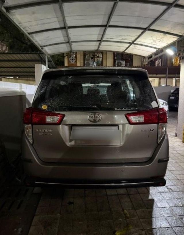 Toyota Innova Crysta 2.4 VX MT BSIV Second-hand 2016 Toyota Innova Crysta 2.4 VX MT BSIV for sale in Mumbai