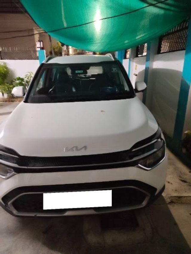 Kia Carens Premium Second-hand 2023 Kia Carens Premium for sale in Lucknow