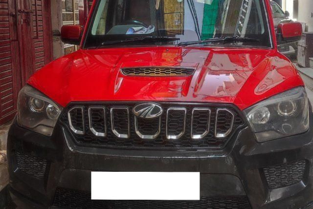 Second-hand 2016 Mahindra Scorpio S4 7 Seater for sale in New Delhi