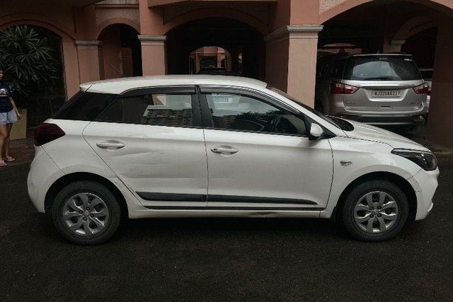 Second-hand 2018 Hyundai i20 1.2 Magna Executive for sale in Bangalore