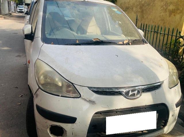 Second-hand 2010 Hyundai i10 Era for sale in Lucknow