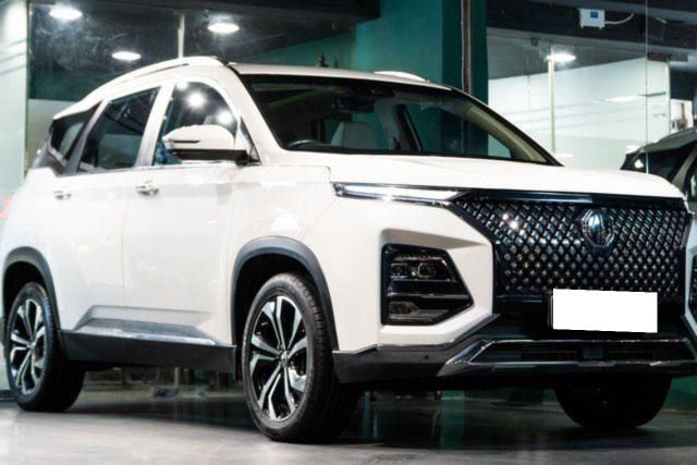 MG Hector Savvy Pro CVT 2023-2025 Second-hand 2023 MG Hector Savvy Pro CVT 2023-2025 for sale in New Delhi