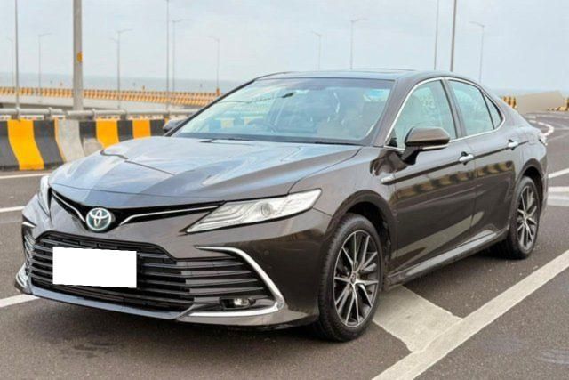 Toyota Camry Hybrid 2.5 Second-hand 2022 Toyota Camry Hybrid 2.5 for sale in Mumbai