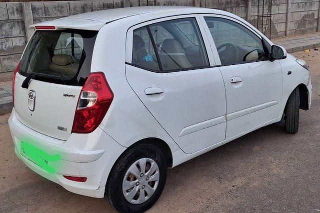Hyundai i10 Sportz Second-hand 2013 Hyundai i10 Sportz for sale in Ahmedabad