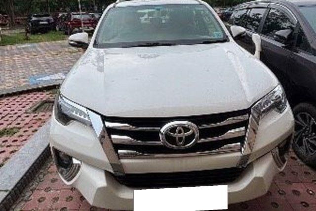Second-hand 2017 Toyota Fortuner 2.8 4WD AT BSIV for sale in Kolkata